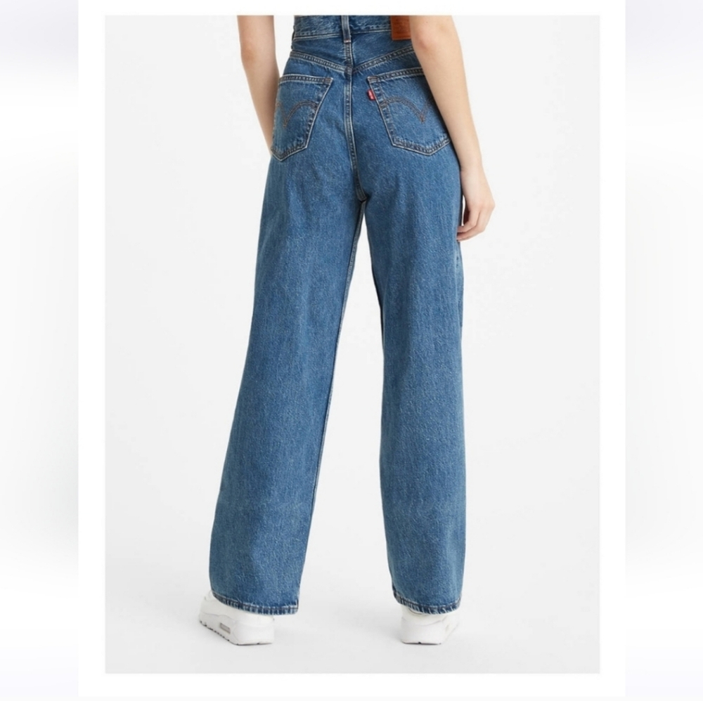 Levi's Women's Classic Blue Wide-Leg Jeans